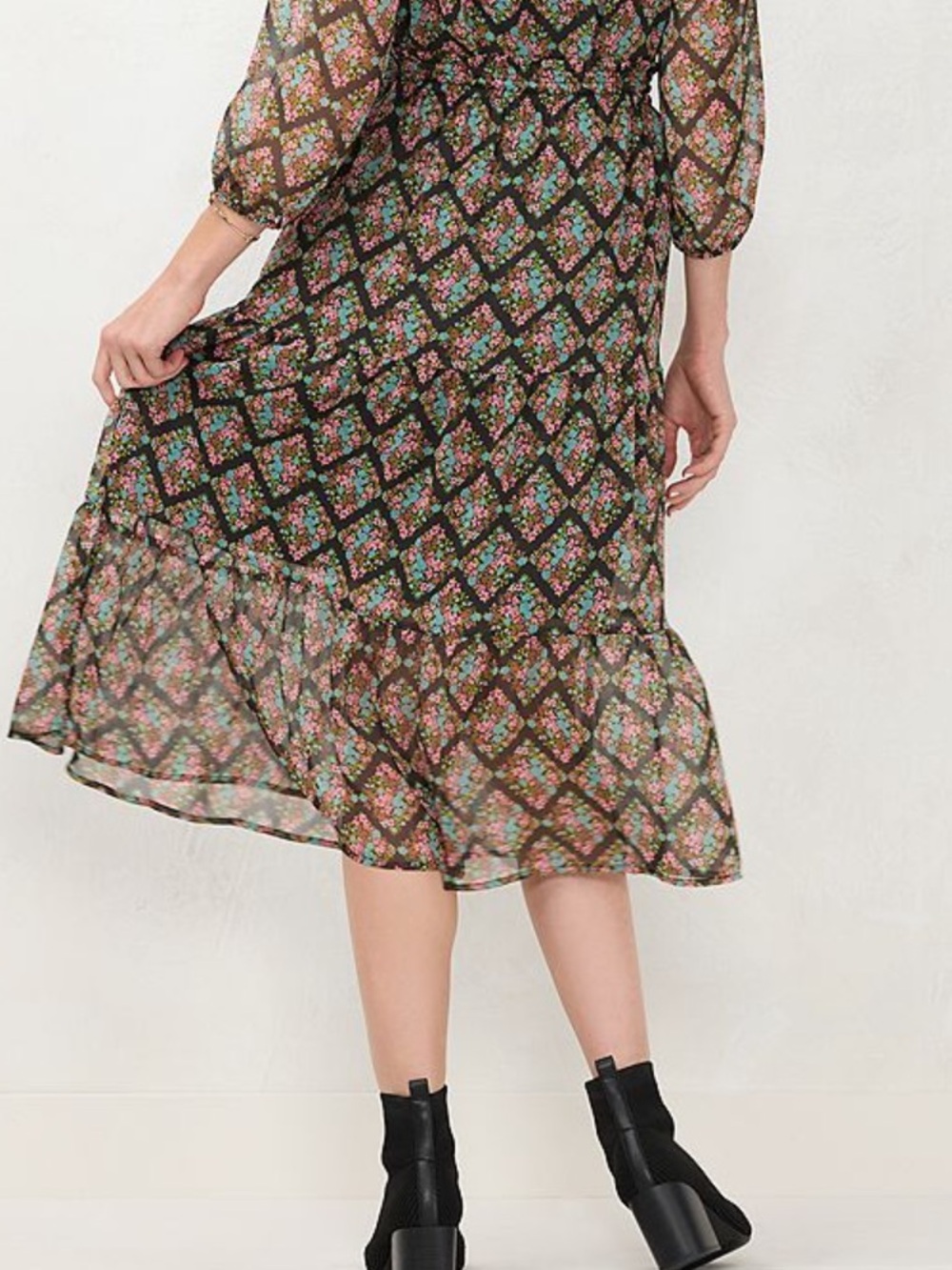 Lauren Conrad Smocked Waist Black Floral Tiered Midi Skirt - Size S - NWOT - Picture 2 of 7